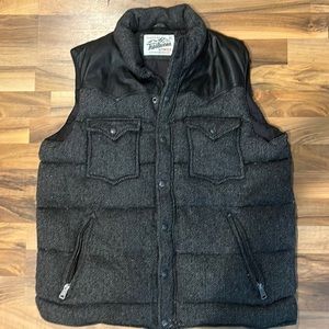 Men's Black and Gray Vest by Penfield Size XL But Fits Like A Large